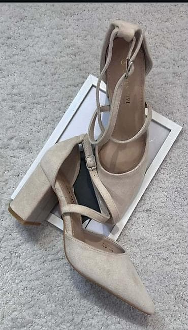 perla salonke: Cena3200 din
OR💥
Brojevi od 36 do 41 — 5