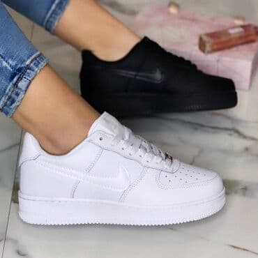 nike air force sa crnim znakom: Nike air force patike

Novo
Brojevi 36 do 46

fb Moja Kupovina 1 — 9