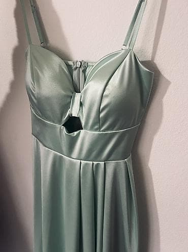 svecane suknje i bluze: Duga svečana haljina – 2 modela 1) Bordo haljina: - Gornji deo — 5