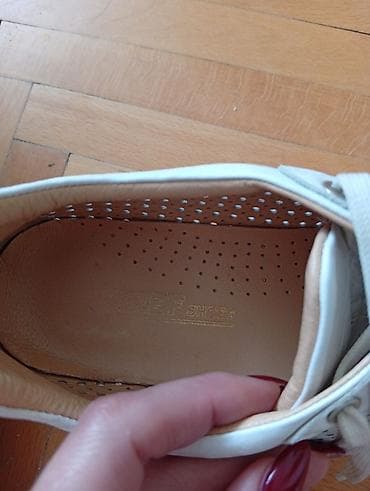 Flat shoes: Zenske patike,koza - Materijal: mekana koža sa perforacijama po celom — 7