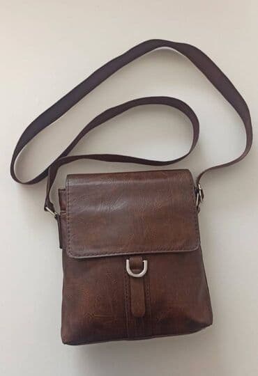 Torbe: Muška elegantna torba braon boje Dimenzije: širina 22 cm, visina 25