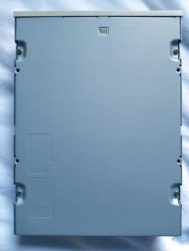 monitori za kompjuter polovni: TEAC Cd-540e 
CD ROM jedan od najboljih
ispravan — 3