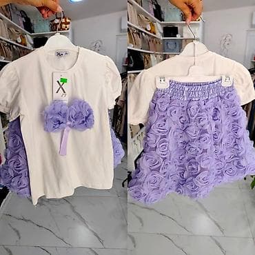 Dvodelni komplet 🦋 Veličine : 9 godina Cena 2700 dinara 💸 na lalafo.rs Dvodelni komplet 🦋 Veličine : 9 godina Cena 2700 dinara 💸