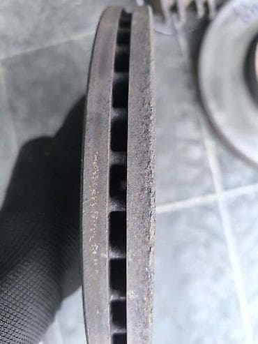 m auto loznica: PREDNJI DISKOVI 2.5 SKORO NOVI ZA VOLKSWAGEN TOUAREG OD 2003. DO 2010 — 5