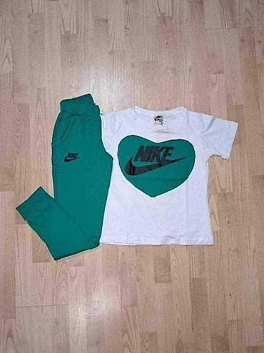 zenski satovi do 3000 dinara: Ženski sportski komplet majica i donji deo trenerke sa dzepovima. Bela — 4