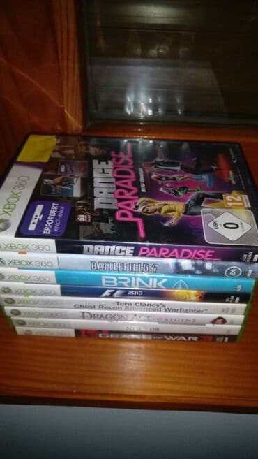 Xbox 360 & Xbox: Xbox 360 + 8 Igara Ispravna xbox 360 konzola. Konzola nije hakovana