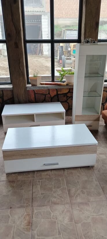 Setovi stolova i stolica: Moderan set za dnevnu sobu – TV komoda sa vitrinom Opis: - — 9