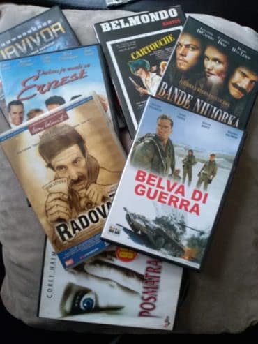 fizika sa zbirkom zadataka i prirucnikom za laboratorijske vezbe za 1 razred: Dvd-filmovi. Svi zajedno 300 din. U ponudi razno. Pitajte sta vas — 9
