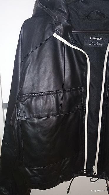crne jakne: Pull&Bear crna jakna sa kapuljačom - Model: kratka, urbanog kroja — 7