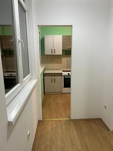 kuca na prodaju nis: Izdajem stan ( salonac sa visokim plafonom) 60 m2 u Bulevaru Kralja — 6