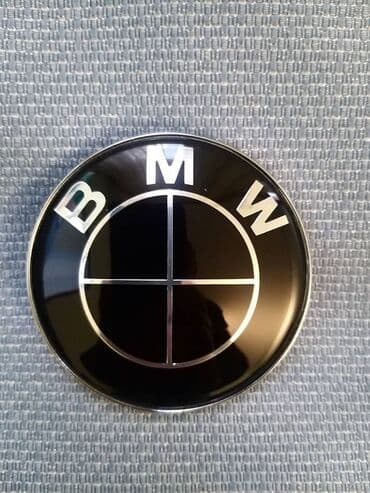 masazer za auto: BMW Znak Crn Za Haubu 82mm promer rupica 5,5 cm Nov Vrhunski kvalitet — 1