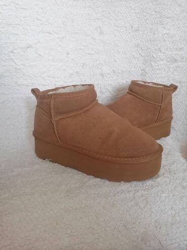 kozne cizme novi sad: Čizme, UGG, 39 — 15
