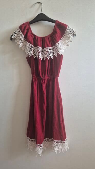 Dve haljine – crvena tartan košulja-haljina i crvena čipkana haljina — 8