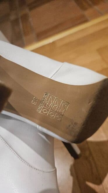 Flat shoes: Ankle boots, 38 — 6