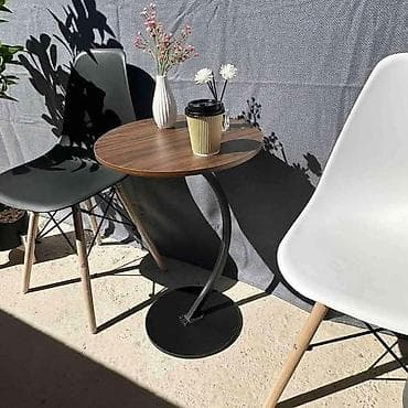 krevetici za decu: Stocic za dvoriste, bastu terasu. Drvo i metal. Visina 60cm Precnik — 2