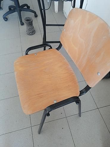 stilski stocic: Drvena stolica sa metalnim ramom - Sedište i naslon od lakiranog — 3