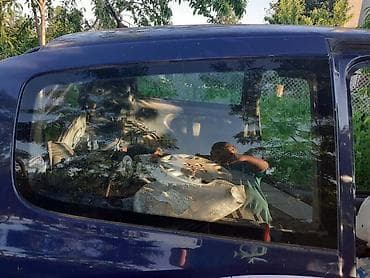 spotovi za auto: STAKLA ZA RENAULT CLIO — 1