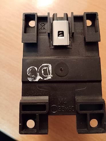 alat na prodaju: Eaton kontaktor XTRE10B22 sa pomoćnim blokom DIL A-22 - Tip — 3