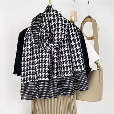 kaput: Ženski šal Dimenzije 178x73cm Cena 1600din Poručuje se,isporuka za — 16