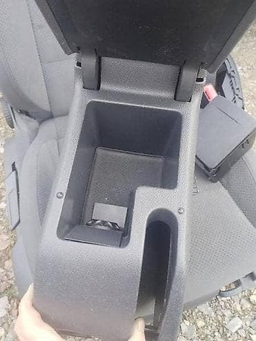 kuka za vucu: NASLON ZA VOLKSWAGEN GOLF 5 | Naslon ruke Golf 5 Ostali delovi vw — 2