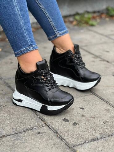 leon drvene klompe cena: Cena 4800din
Br 36-40 — 6