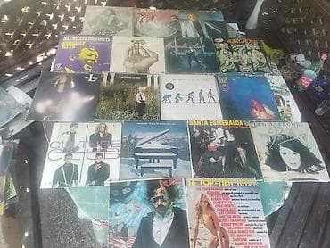 Vinil ploče: Kolekcija vinil ploča (LP) – razni žanrovi i izvođači Opis: - Veća — 2