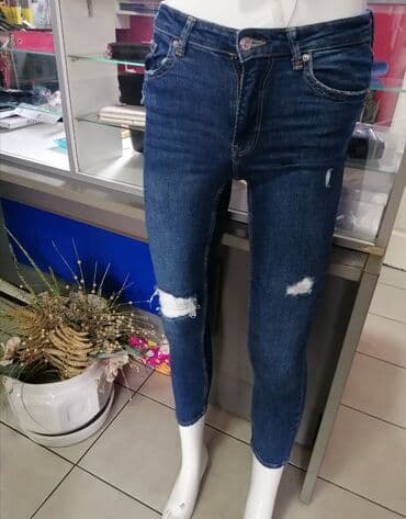 Skirts: Farmerice jednom nošene
Vel 27
BUKVALNO nove — 5