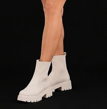 moon boots snizenje: Ženske čizme u krem/bež nijansi sa zadebljanim đonom - Trendy — 2