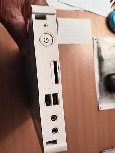 računari: ASUS Eee Box nettop računar – kompaktni mini PC bele boje. Glavne — 4