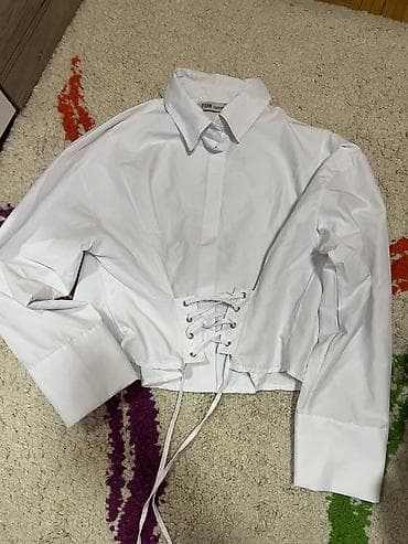 Ženska košulja sa korset vezivanjem, neobučene, plaćene po 2500