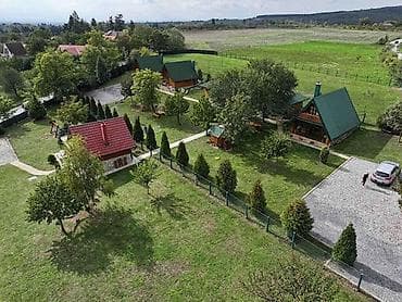 fiksna: Na prodaju turistički kompleks sa 5 brvnara različitih struktura — 1