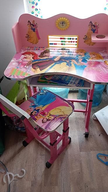 Dečiji nameštaj: Dečiji radni sto sa stolicom – motiv princeza - Set: sto + stolica u — 4