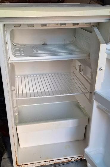 iskra aparati: Mini frižider sa malim zamrzivačem – brend Prestige - Kompaktan — 3