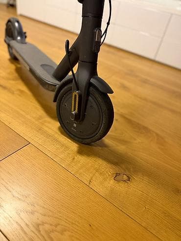 metro torbe: Oglas za prodaju Xiaomi Mi Electric Scooter Essential – crni (model — 3