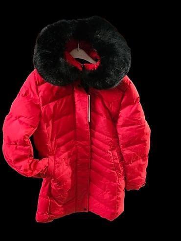 Ženska zimska jakna – crvena, sa crnim, veštačkim krznom na kapuljaci na lalafo.rs Ženska zimska jakna – crvena, sa crnim, veštačkim krznom na kapuljaci