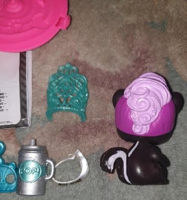 push up helanke new yorker: Lol suprise original lutka ljubimac pets - miss skunk — 3