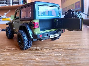 voz igracka: Nov metalni model Džip Vrangler - Rubikon najopremljenija varijanta — 9