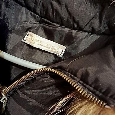 iqos prodaja: Zenska crna jakna, velicina XL. Pojas se skida, takodje i kapuljaca, a — 5