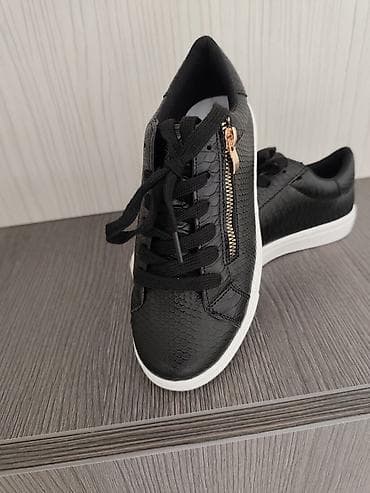 Sandals: Crne ženske patike – casual/modni stil - Materijal gornjišta — 3