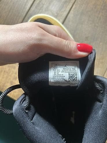 dsquared patike 2019: Nike Air Jordan 1 Mid Desert Ochre

Broj je 38,5 — 4