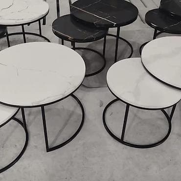 elit stilski namestaj: Klub sto, set od dva stocica za dnevnu sobu. Cena: 9000 din Moderni i — 4