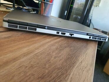 Intel Core i7, 32 GB OZU, 15.6 " — 10