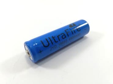 bela tehnika i kucni aparati: UltraFire Li-ion punjiva baterija Model : 18650 propusni — 1