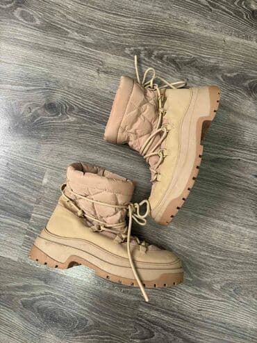 Sweatpants: High boots, Zara, 37 — 5