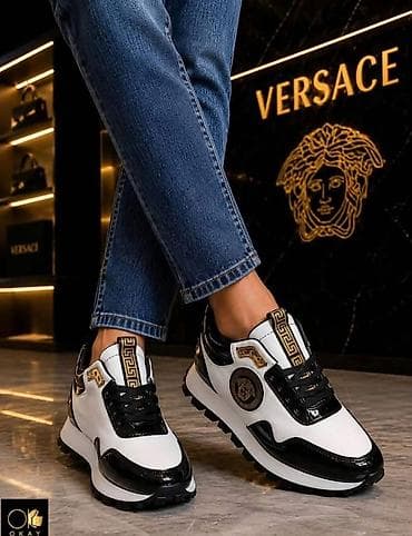 ✅ VERSACE ✅

7.700 din

40-45 brojevi e1