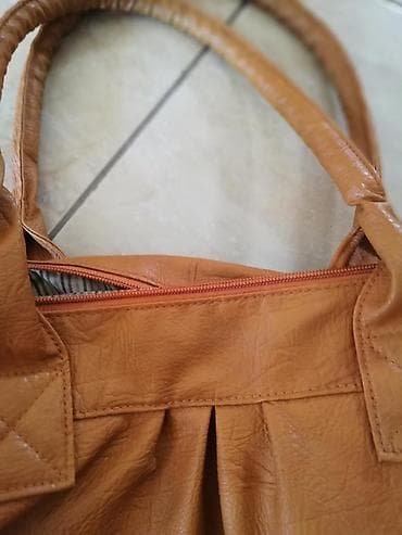sanel torba cena: Kozna tašna
RASPRODAJA sa mog naloga. Saljem post expresom — 5