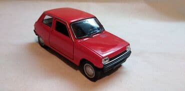 mali dukat franc jozef: Welly Renault 5, oko 1:32(11 cm.)slomljen mali deo branika — 1