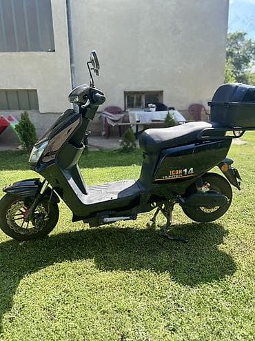 Motocikli i skuteri: Električni skuter ICON Hunter 14 - Crna boja, moderan ugaoni dizajn — 2