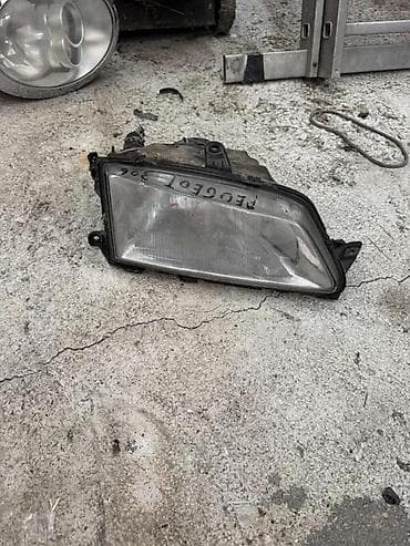 Vozila: DESNI FAR PEUGEOT 306 | Desni far peugeot 306 — 1