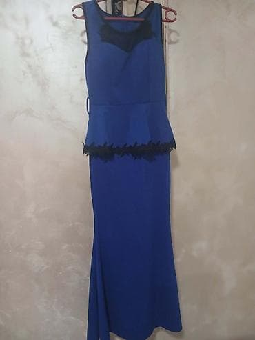 Ženska obuća: Elegantna duga haljina u kraljevsko plavoj boji - Kroj: bez rukava — 2